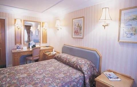 Thistle Express Swindon Room photo